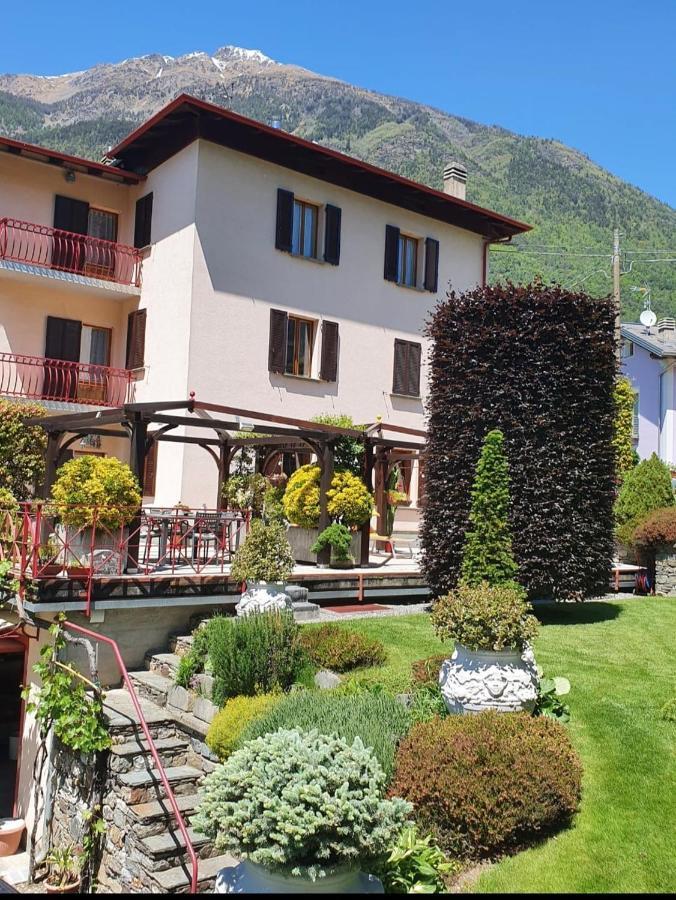 Villa La casa rosa Sernio Exterior foto