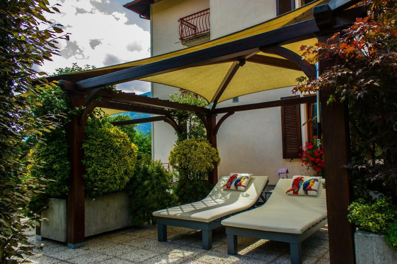Villa La casa rosa Sernio Exterior foto